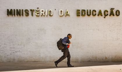 Governo anuncia recurso extra de R$ 400 mi para universidades e institutos