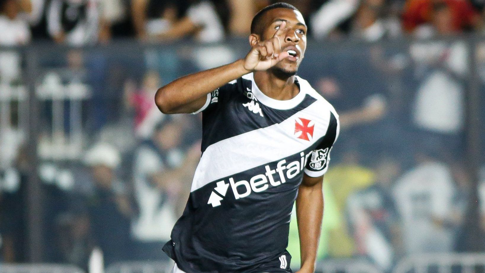 Rayan comemora gol em Vasco x Melgar pela Sul-Americana