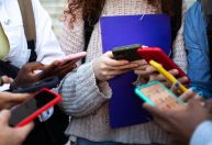 Adolescentes não têm apoio para lidar com redes sociais, diz pesquisa