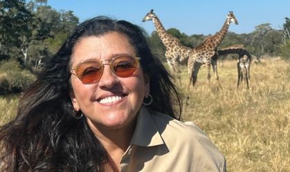 Regina Casé mostra fotos de férias com a família na África; veja
