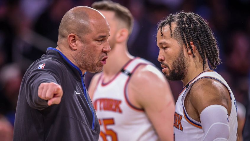 Rick Brunson é um dos treinadores do filho Jalen nos Knicks • Foto: J. Conrad Williams Jr./Newsday RM via Getty Images