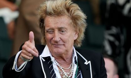 Rod Stewart treina para quebrar recorde pessoal nos 100 metros de corrida