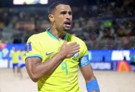Brasil goleia Espanha e garante vaga na semi da Copa de Futebol de Areia