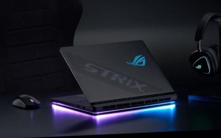A imagem apresenta a linha de notebooks gamers Rog Strix Scar 2025, da Asus.