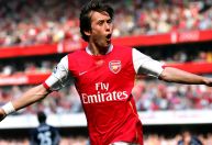 Ídolo do Arsenal é internado por problemas cardíacos: "Preciso me cuidar"