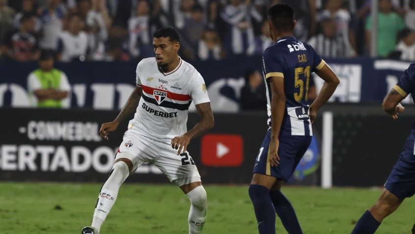 Ruan Tressoldi em partida do São Paulo na Libertadores • Foto: Rubens Chiri / São Paulo FC
