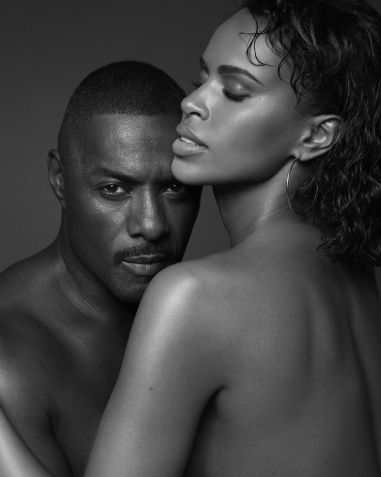 Sabrina e Idris Alba na campanha de Dia dos Namorados da Calvin Klein • Divulgação/