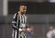 Parça de Neymar detona diretoria e jogadores do Santos: "Elenco pequeno"