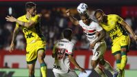 "O São Paulo é mal treinado", diz Michel Bastos no Domingol