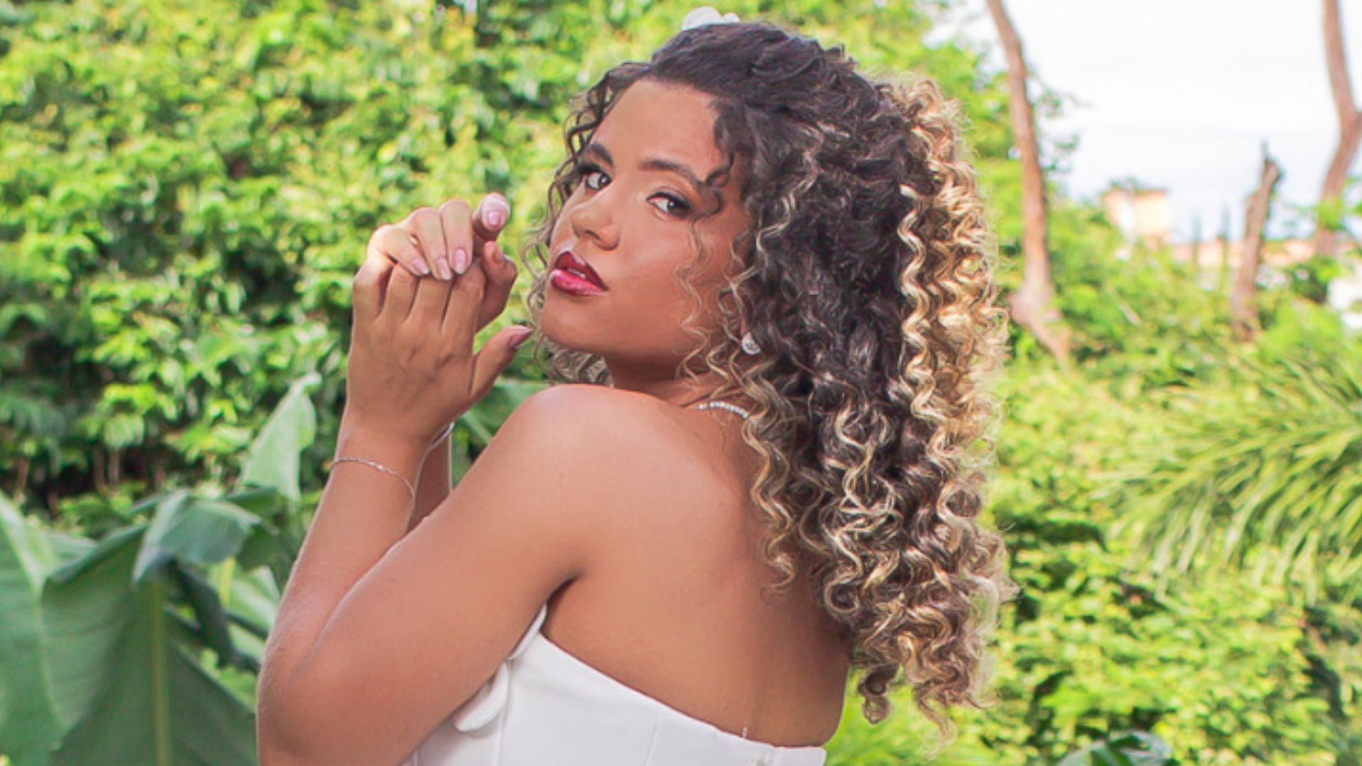 Cabelo semipreso natural • Eros Jhenner