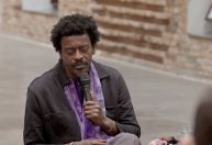 Seu Jorge lembra morte de irmão e fase em que morou na rua: "Era invisível"