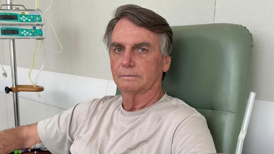 O ex-presidente Jair Bolsonaro (PL) no Hospital DF Star, em Brasília, em maio
