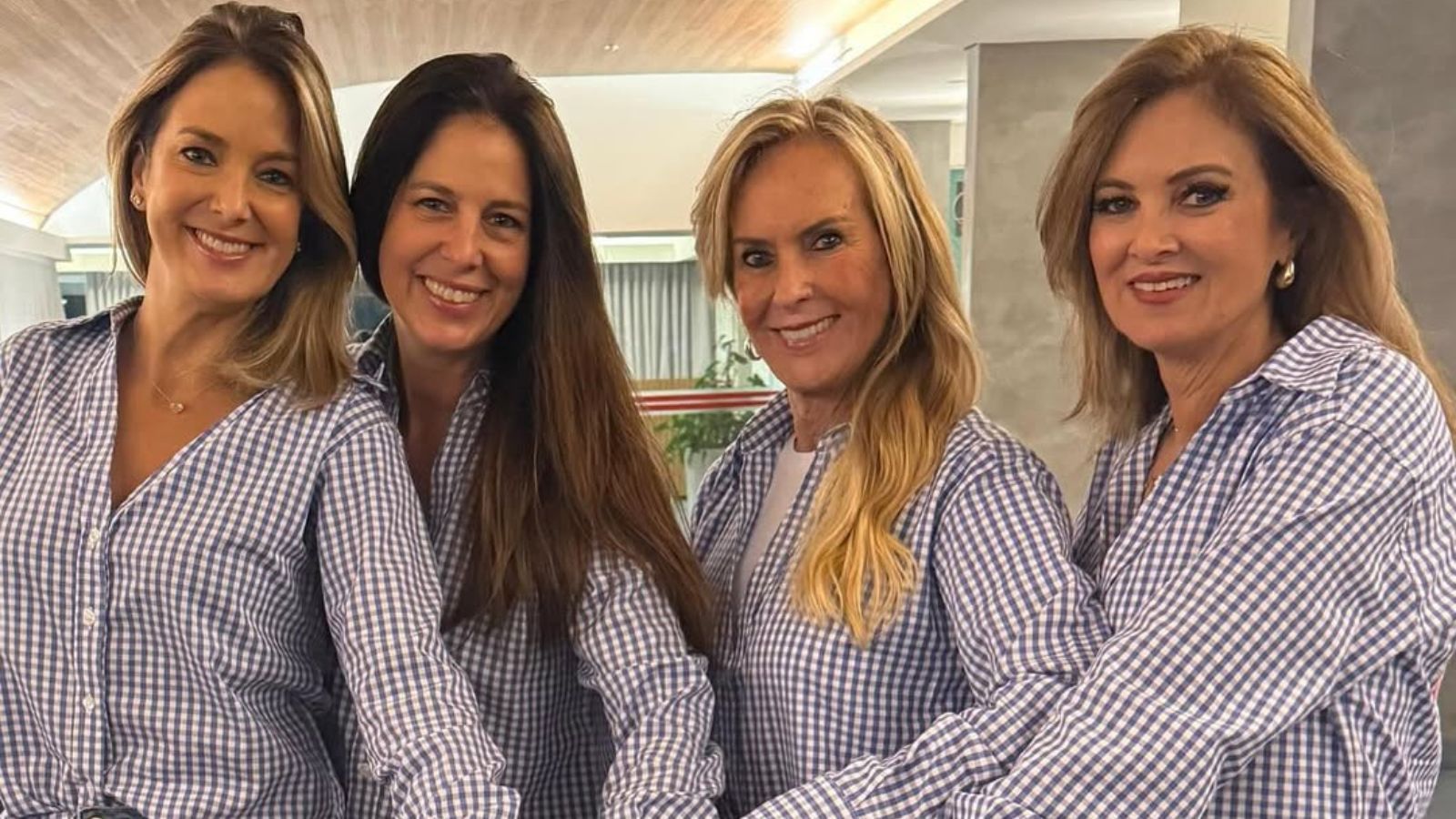 Ticiane Pinheiro combina look com mães e irmãs