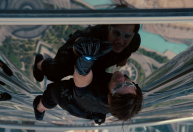 Dublê relembra cenas em que Tom Cruise arriscou a vida: "Maluco"