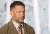 Tom Hardy diz que o corpo "está caindo aos pedaços" após lesões em filmes