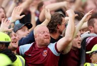 West Ham é multado por cânticos homofóbicos em jogo contra o Chelsea