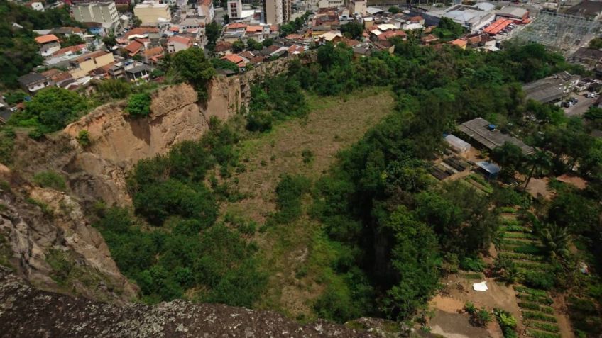 Vista de cima do Vale dos Suicidas, de "A Viagem", hoje em dia • Luciano da Costa/Google