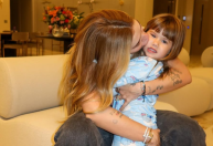 Após término, Virginia volta ao Brasil para celebrar aniversário da filha