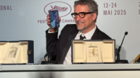 Wagner Moura liga para Kleber Mendonça durante coletiva em Cannes