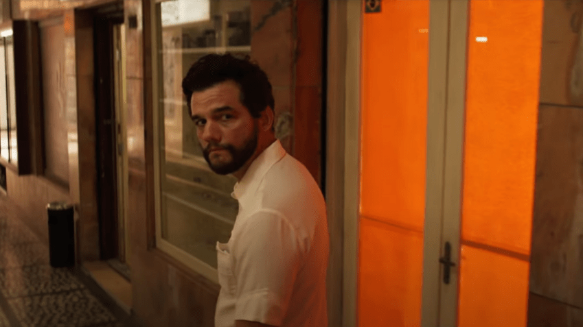 Ator conquistou prêmio de Melhor Ator em Cannes pelo filme "O Agente Secreto", que também levou a categoria de Melhor Direção • YouTube/Vitrine Filmes