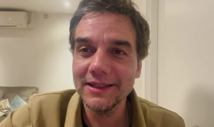 Wagner Moura comemora vitória em Cannes com "O Agente Secreto"; veja vídeo