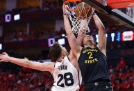 Warriors dominam Rockets e avançam nos playoffs da NBA