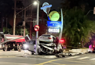 Acidente deixa feridos e carros empilhados em bairro nobre de São Paulo