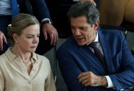 Haddad se encontra com Gleisi e líderes enquanto Câmara vota decreto do IOF