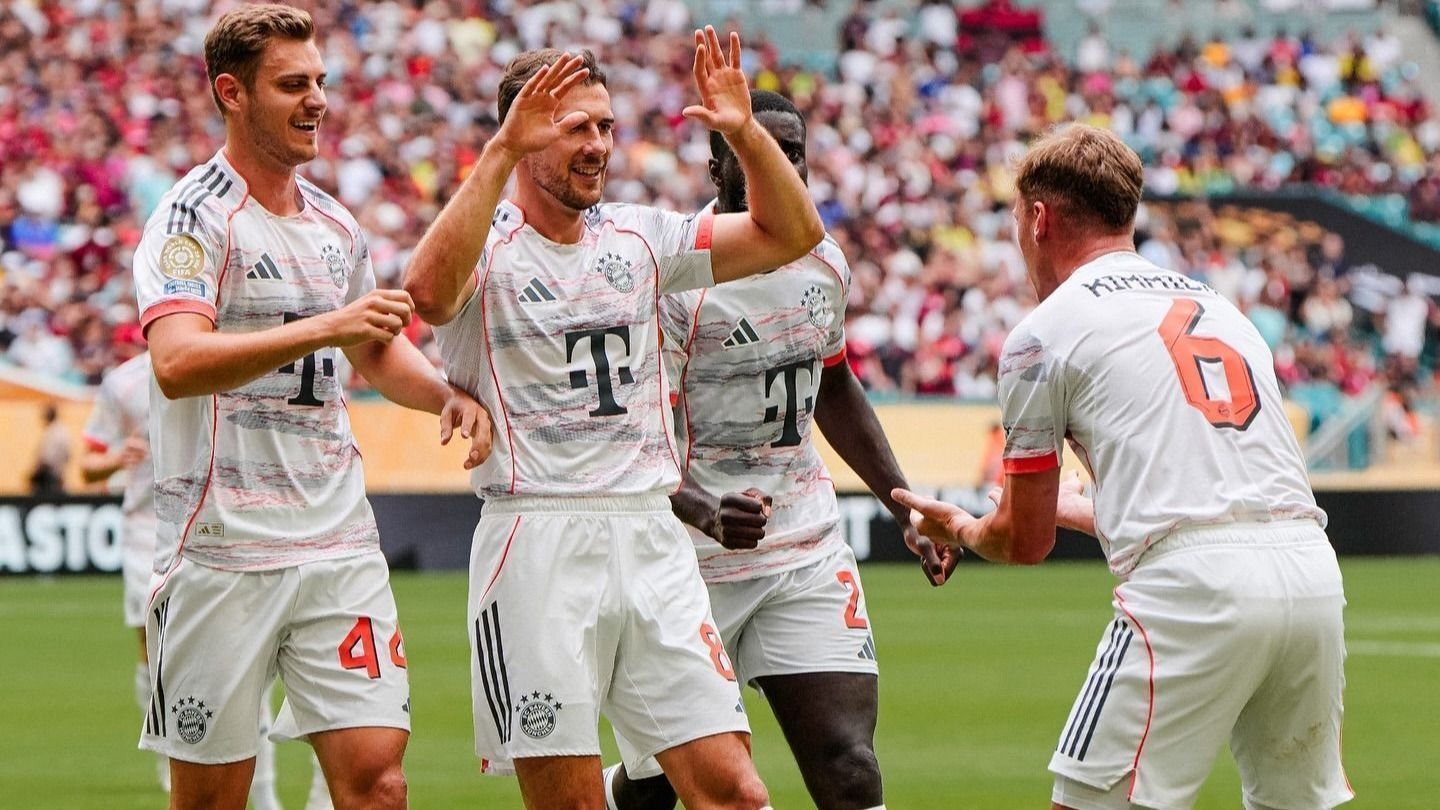 Jogadores do Bayern comemoram gol sobre o Flamengo