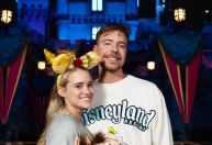 Influenciador Mr. Beast fecha parque da Disney para noiva e revela valor