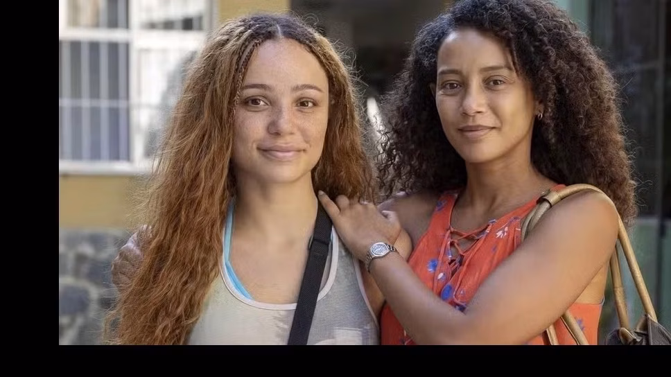 Letícia Vieira sobre contracenar com Taís Araújo em "Vale Tudo": "Escola"