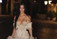 Famosos usam "pijamas" em última festa do casamento de Jeff Bezos e Sánchez