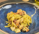 Receita: carbonara de camarão com caldo artesanal