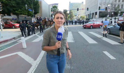 Repórter de filiada da CNN é atingida por bala de borracha em Los Angeles