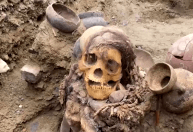 Múmia milenar é encontrada durante obras de oleoduto no Peru