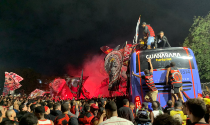 Confusão marca embarque do Flamengo para o Mundial de Clubes