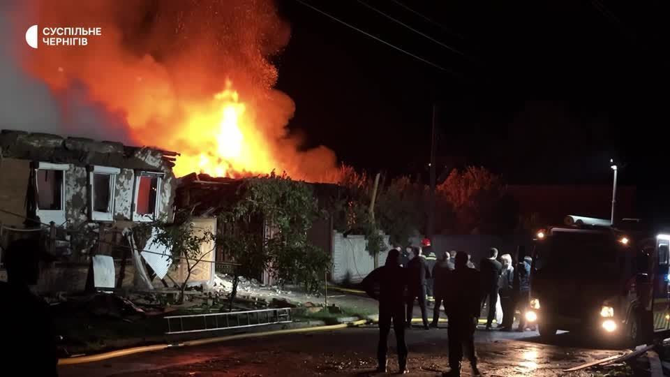 Drone russo matou a família do chefe dos bombeiros na cidade de Pryluky, no norte da Ucrânia, disse o ministro do Interior da Ucrânia