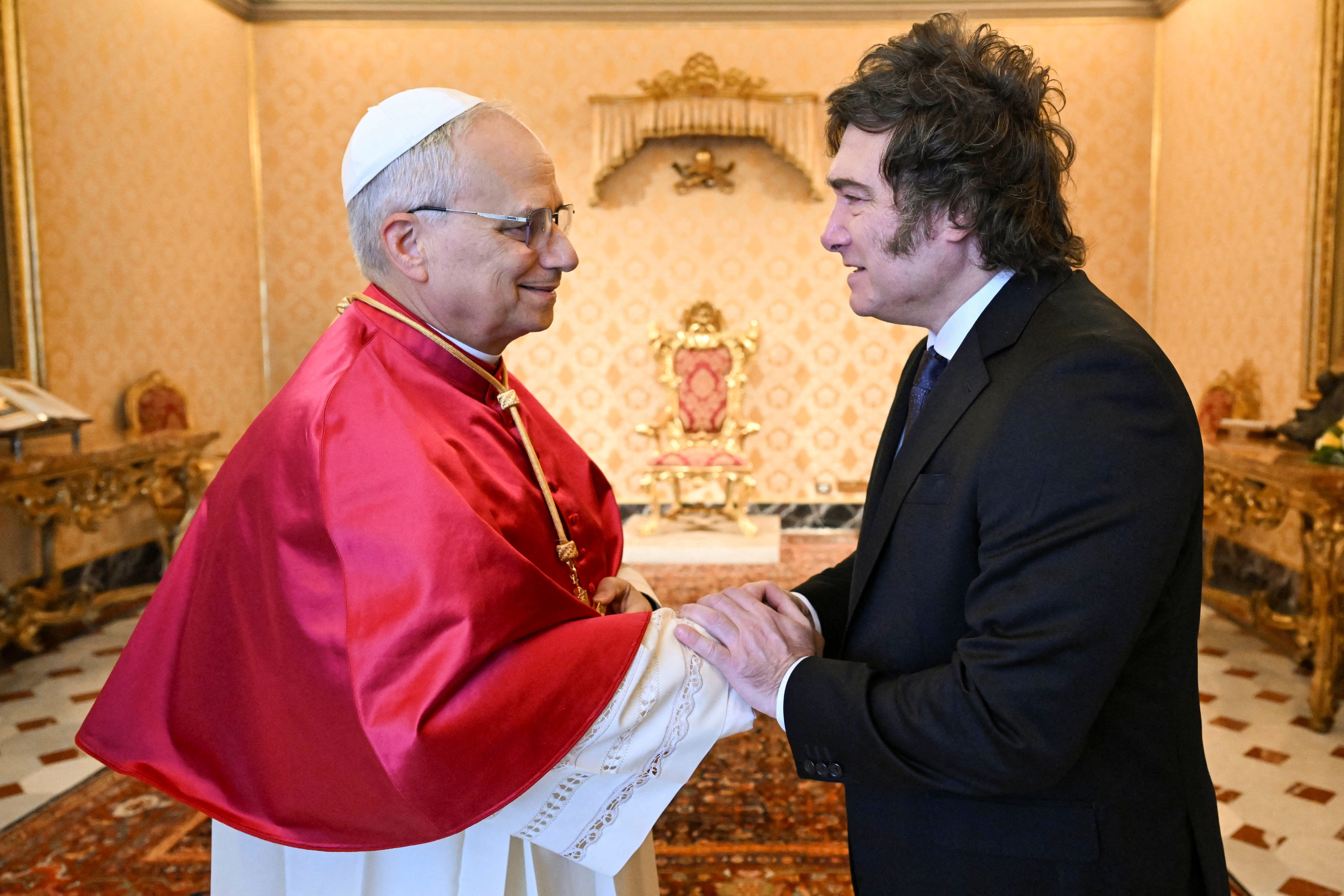 Papa Leão 14 e presidente da Argentina, Javier Milei, durante encontro no Vaticano