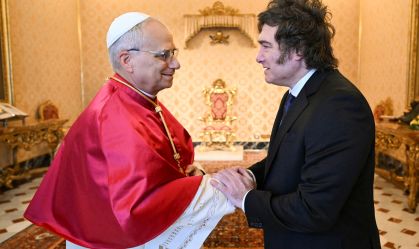 Milei se encontra com papa Leão XIV no Vaticano