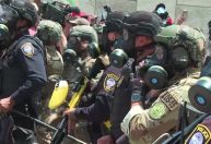 FBI de Los Angeles oferece até US$ 50 mil por nome do agressor de policial