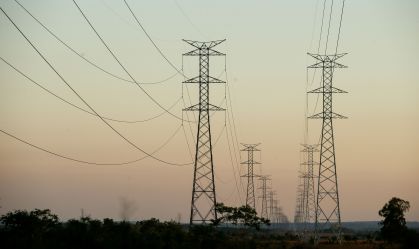Governo prevê consulta pública para leilão de reserva de energia neste mês