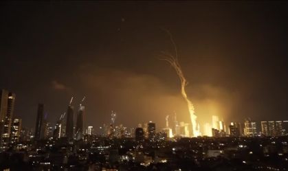 Houthis do Iêmen afirmam ter atacado Israel com mísseis junto com o Irã