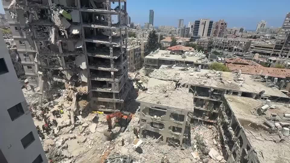 Presidente israelense visita bairro de Bat Yam devastado por ataque de míssil iraniano