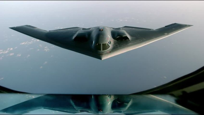 Bombardeiro B-2 Spirit, que pode carregar a bomba GBU-57 • Reuters