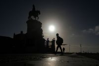 Portugal muda as regras para imigração de brasileiros