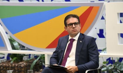 Hugo Motta quer votar regulamentação da IA até o fim do ano
