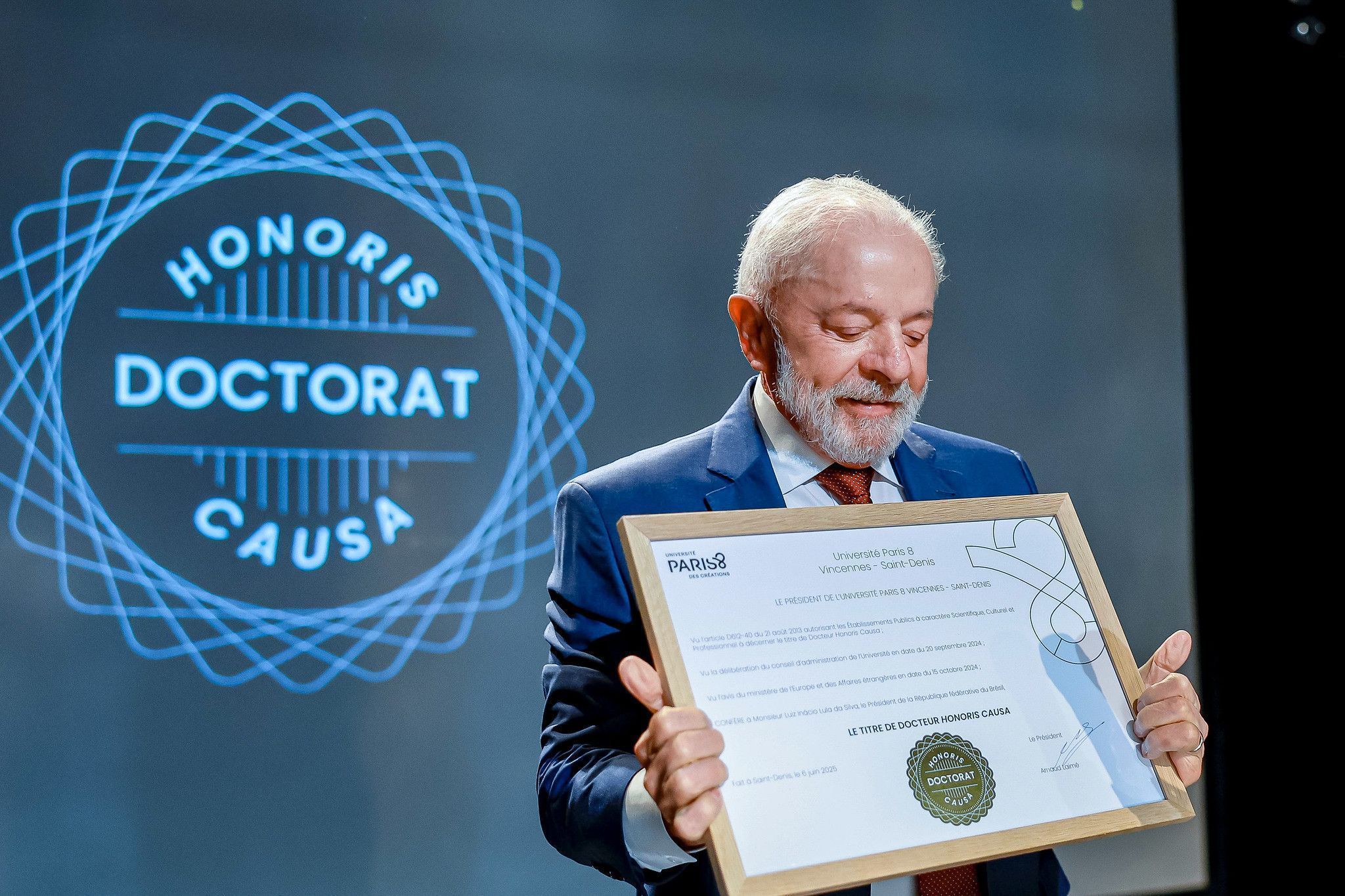 Presidente da República, Luiz Inácio Lula da Silva, durante a cerimônia de outorga do título de Doutor Honoris Causa ao Presidente da República, na Universidade Paris 8. Paris - França