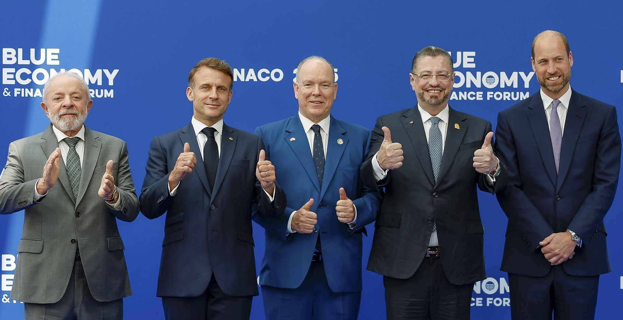 Presidente da República, Luiz Inácio Lula da Silva, Presidente da República Francesa, Emmanuel Macron, Sua Alteza o Príncipe de Mônaco, Alberto II, Presidente da Costa Rica, Rodrigo Chaves Robles e Sua Alteza o Príncipe de Gales, William Arthur Philip Louis durante sessão de Encerramento do Fórum de Economia e Finanças Azuis. Fórum Grimald - Mônaco.