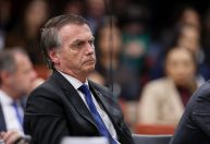 Bolsonaro cita facada e destaca luta pelo voto impresso em 2015