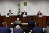 8/1: STF forma maioria para condenar homem que sentou na cadeira de Moraes